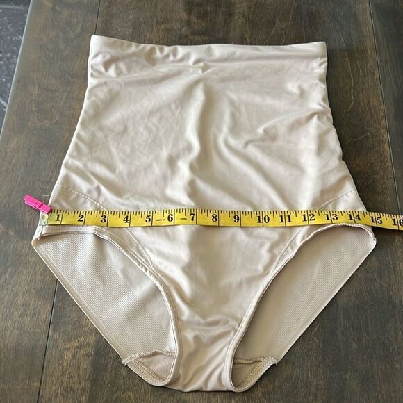 Miracle suit Extra Firm Control Waist Brief - 2755
Sz- 2 XL - Picture 10 of 11